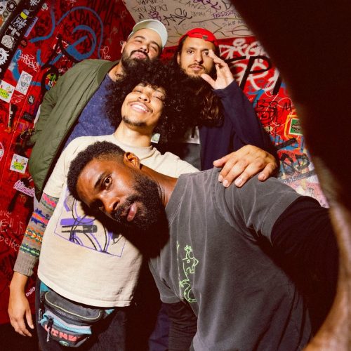 Boogarins homenageia Clube da Esquina no dia 16 de abril, no palco do Sesc Rio Preto.